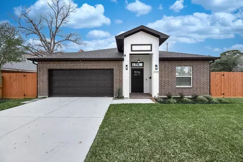 2139 Counter Point Dr, Houston, TX 77055