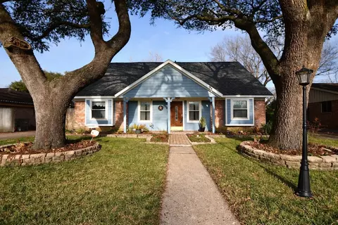 12518 Hunting Briar Dr, Houston, TX 77099