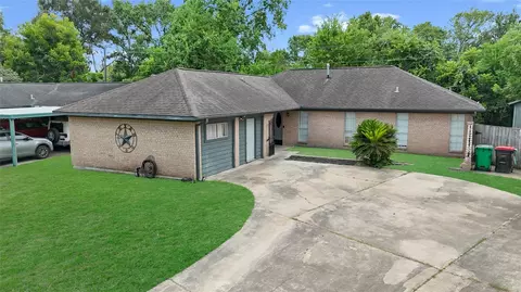4205 Lariat Dr, Baytown, TX 77521