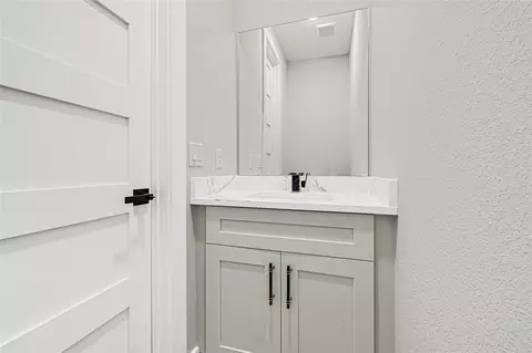 Bath - 222 Brook Park Dr, Conroe, TX 77303 photo 3 of 5
