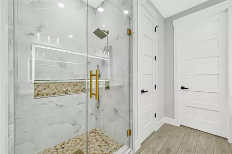 Bath - 222 Brook Park Dr, Conroe, TX 77303 photo 4 of 5