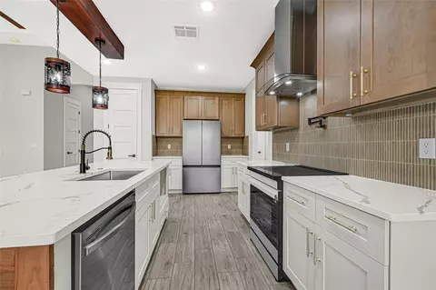 Kitchen - 222 Brook Park Dr, Conroe, TX 77303 photo 2 of 3