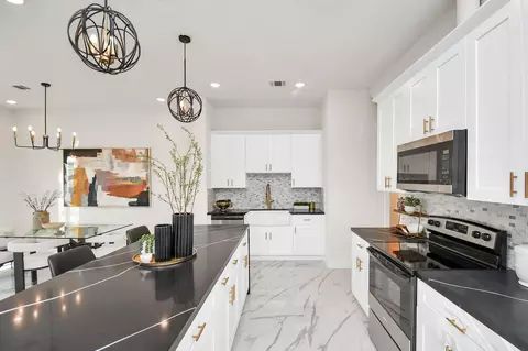5906 Saint Augustine St #E, Houston, TX 77021