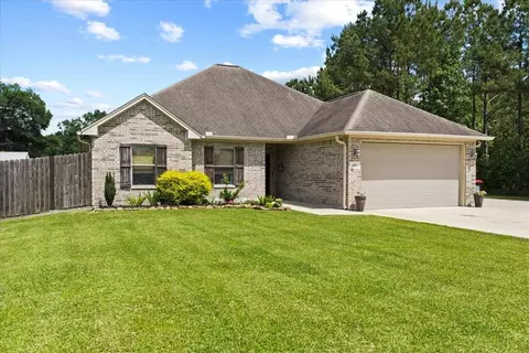 685 Dayna Ln, Sour Lake, TX 77659