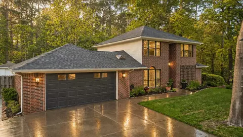 1415 River Oaks Dr, Huntsville, TX 77340