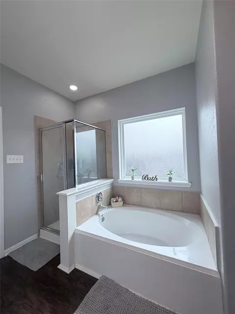 Bath - 3226 Dappled Vale Trl, Spring, TX 77373 photo 3 of 4