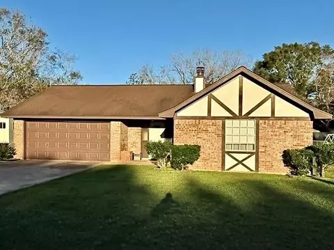 615 Roene Ln, West Columbia, TX 77486