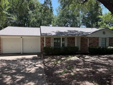 427 Sunnyside St, Huntsville, TX 77320