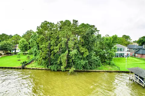 19403 Aquatic Dr, Houston, TX 77346