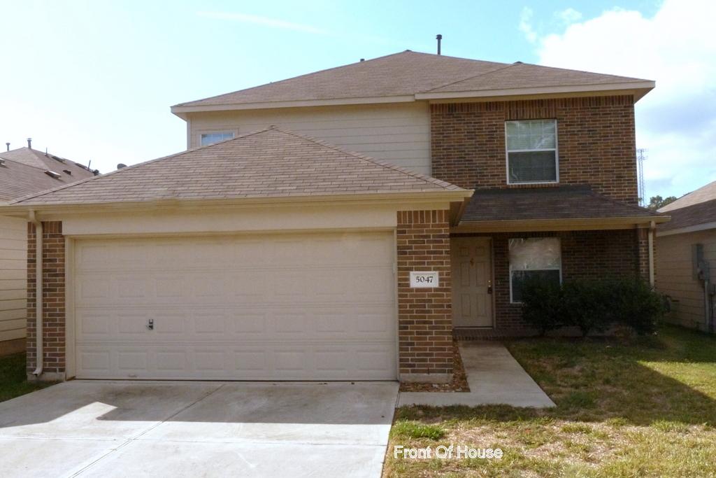 5047 Willow Point Dr, Conroe, TX 77303 photo 1