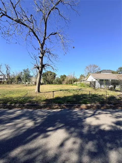 6632 Burkett St, Houston, TX 77021