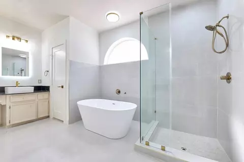 Bath - 17210 Chagall Ln, Spring, TX 77379 photo 3 of 10