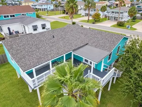 16611 Jamaica Inn Rd, Jamaica Beach, TX 77554