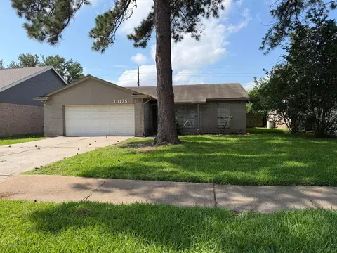 10135 Fernstone Ln, Houston, TX 77070