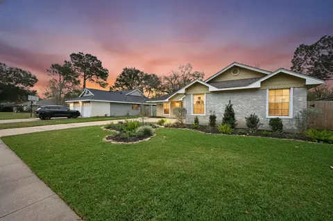 15427 Pebble Lake Dr, Houston, TX 77095
