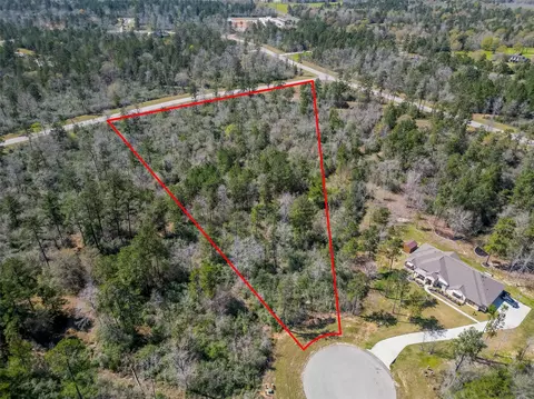 127 Signal Rd, Willis, TX 77378