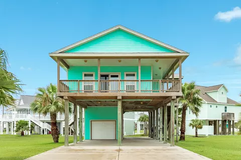 25126 Sausalito Dr, Galveston, TX 77554