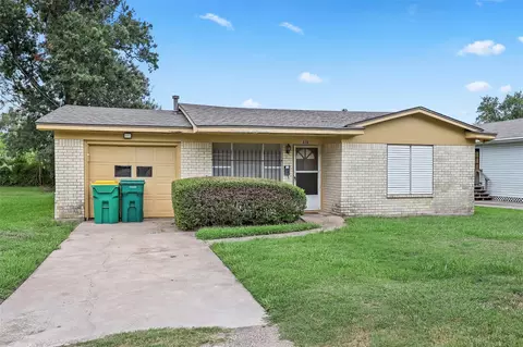 1820 Rosalee St, La Marque, TX 77568