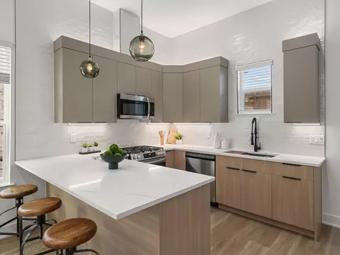 2595 Paul Quinn St, Houston, TX 77091