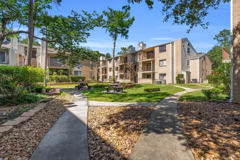 3500 Tangle Brush Dr #6, The Woodlands, TX 77381
