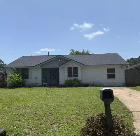 4927 Glenridge Ln, Houston, TX 77053