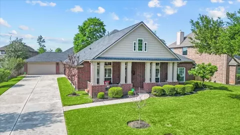 2052 Doolan Dr, Conroe, TX 77301