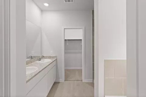 Bath - 4414 Albritton Ave, Bryan, TX 77845 photo 2 of 6