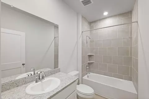 Bath - 4414 Albritton Ave, Bryan, TX 77845 photo 1 of 6