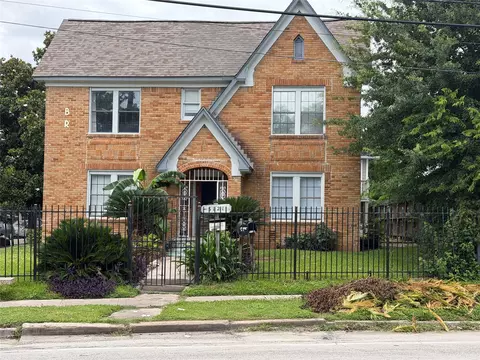 5121 Polk St, Houston, TX 77023