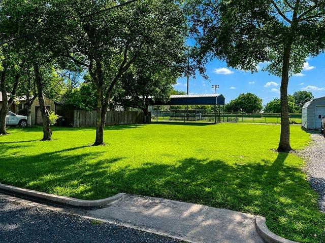 tbd N Summit St, Weimar, TX 78962