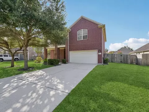 811 Arlington Pointe Dr, League City, TX 77573