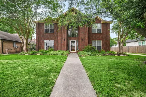 1735 Les Talley Dr, El Lago, TX 77586
