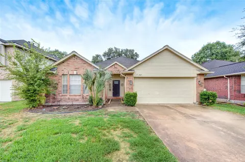 2915 Blue Mist Dr, Sugar Land, TX 77498