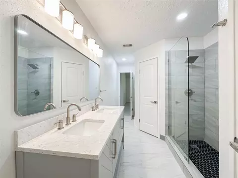 Bath - 22103 Diane Dr, Spring, TX 77373 photo 4 of 7