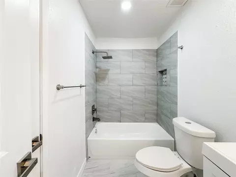 Bath - 22103 Diane Dr, Spring, TX 77373 photo 6 of 7