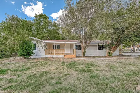 Exterior - 10694 Pine St, Willis, TX 77318 photo 2 of 6