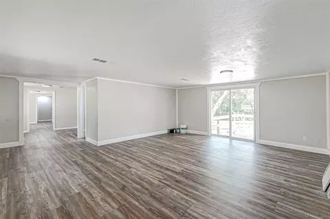 Living - 10694 Pine St, Willis, TX 77318 photo 1 of 2