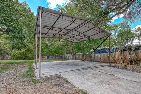 Exterior - 10694 Pine St, Willis, TX 77318 photo 5 of 6