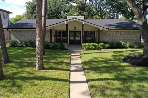 10610 Chevy Chase Dr, Houston, TX 77042