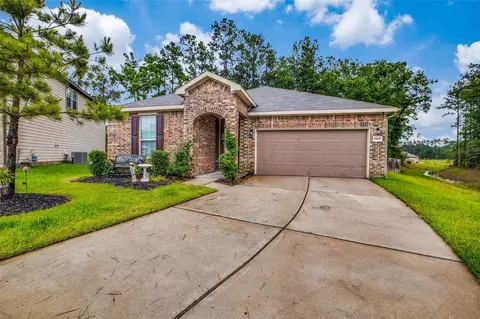 2202 Timberland Country Ct, Conroe, TX 77304