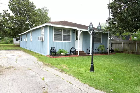 7518 Fm 442 Rd, Boling, TX 77420
