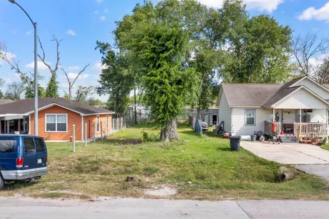 7609 Red Robin Ln, Houston, TX 77075