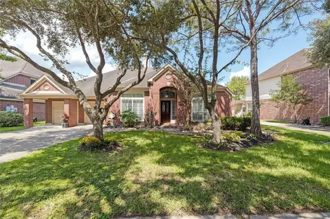 2913 Autumn Creek Dr, Friendswood, TX 77546