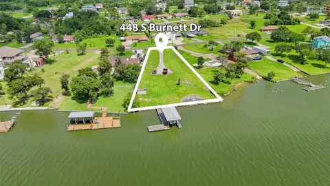448 S Burnett Dr, Baytown, TX 77520