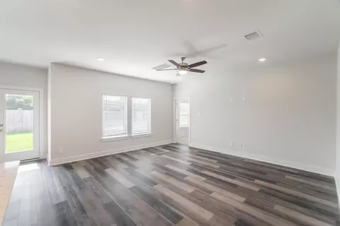 Living - 10313 S Goshawk Trl, Conroe, TX 77385 photo 1 of 5