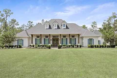 9130 Bear Creek Dr, Kountze, TX 77625