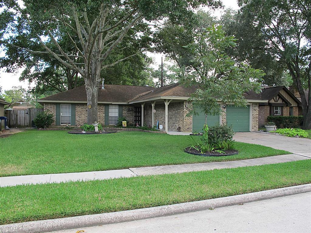 2734 Leichester Dr, Spring, TX 77386 photo 1