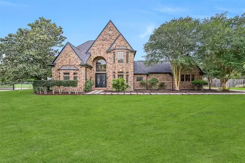 904 Layfair Pl, Friendswood, TX 77546