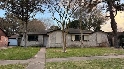 9219 Tooley Dr, Houston, TX 77031