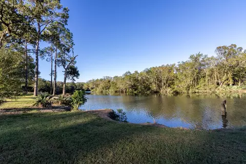 30 Ellis Rd, League City, TX 77573
